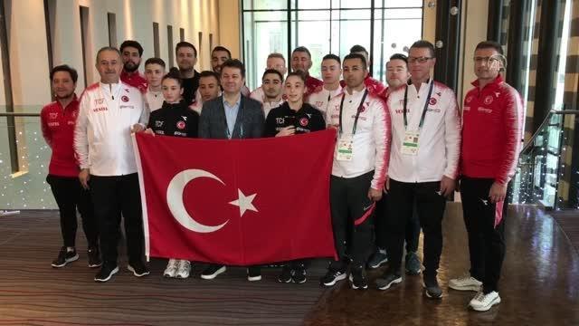 LİVERPOOL - Milli cimnastikçiler, 29 Ekim Cumhuriyet Bayramı'nı İngiltere'de kutladı