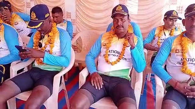 Watch Video: बीएसएफ की साईकिल रैली पहुंची, ग्रामीणों ने किया भव्य स्वागत