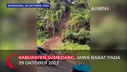 Video Amatir Batu Besar Timpa Dua Mobil di Cadas Pangeran Sumedang