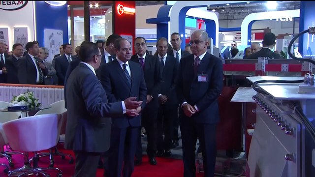 الرئيس السيسي يتفقد المعرض الدولي الأول للصناعة