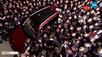 Cumhurbaşkanı Erdoğan, banttan çıkan ilk TOOG'un direksiyonunda