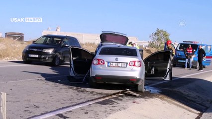Uşak'ta iki aracın çarpıştığı trafik kazasında 1 kişi öldü, 4 kişi yaralandı