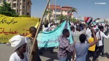 آلاف الاسلاميين في السودان يتظاهرون ضد الوساطة الأممية لحل الأزمة  بين العسكريين والمدنيين