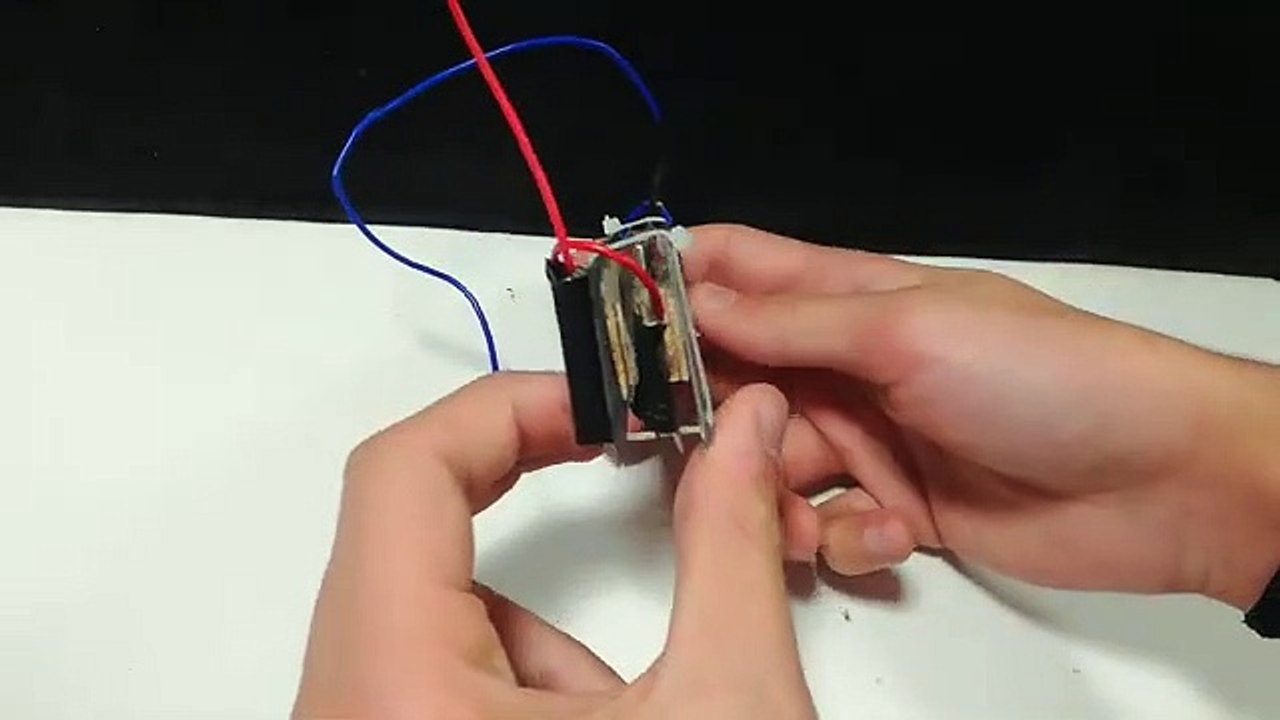 How to make a mini Hydrogen Generator HHO gas DIY Gadget By Technical Naveed