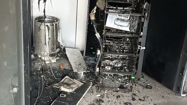 गैस कटर से एटीएम काटकर ले उड़े 13 लाख रुपए, सीसीटीवी कैमरे में हुए कैद