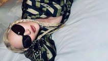 64 yaşındaki şarkıcı Madonna, üstsüz pozunu 18 milyon kişiyle paylaştı
