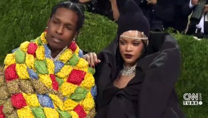 Rihanna'dan hayranlarına sürpriz: 5 yıl sonra müziğe geri döndü