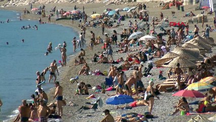 Antalya sıcak havanın tadını çıkarıyor