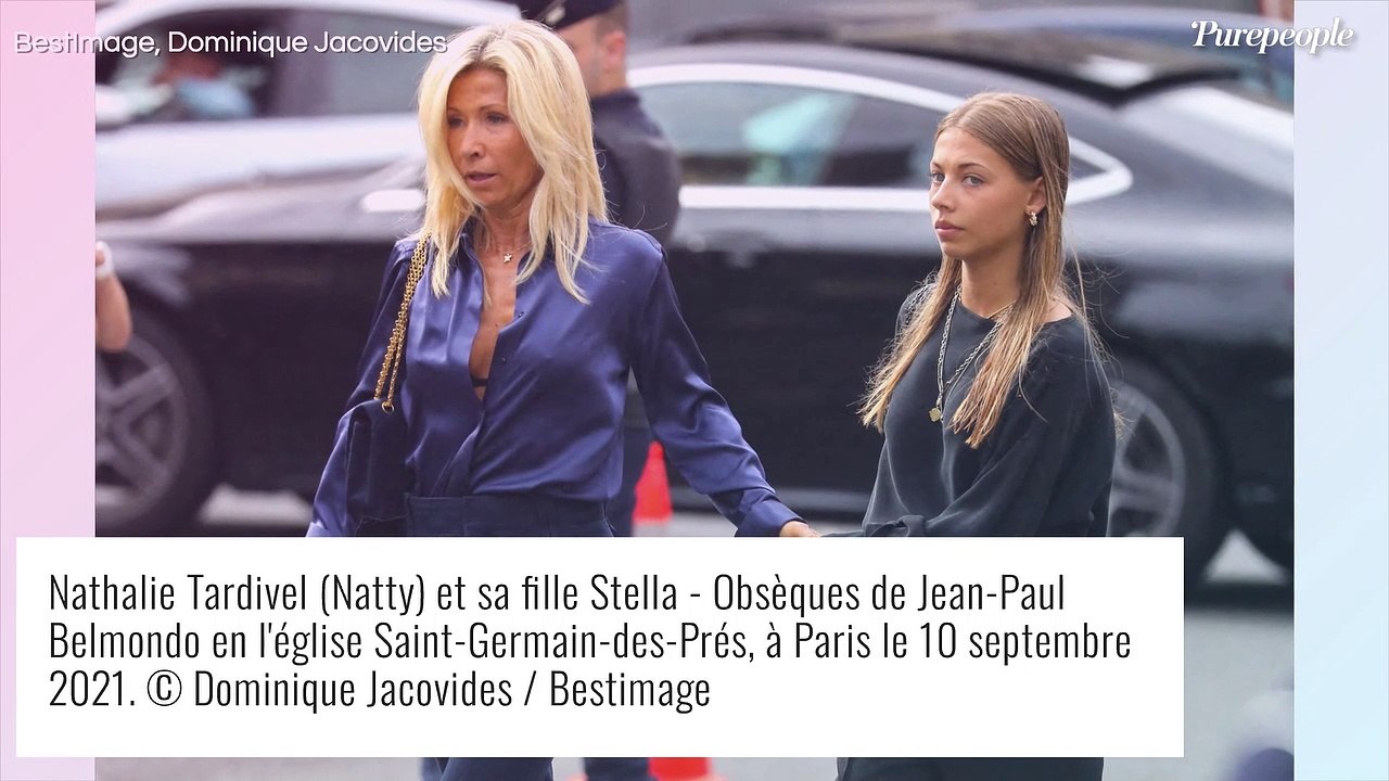 Stella Belmondo se lâche pour Halloween ! La fille de Bébel provocante en robe bustier