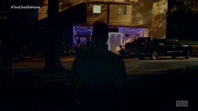 Too Close to Home - Se1 - Ep04 - A Surprise Visit HD Watch HD Deutsch