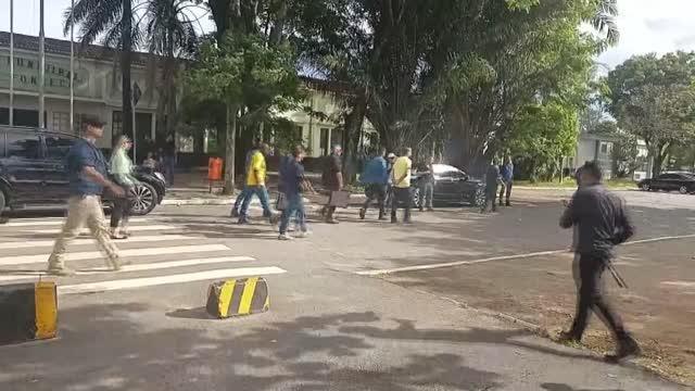 Brezilya'daki genel seçimler - Bolsonaro oyunu kullandı