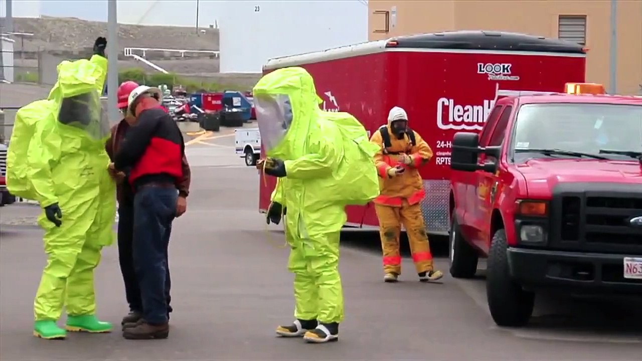 Undercover Boss (US) - Se10 - Ep04 - Clean Harbors HD Watch HD Deutsch