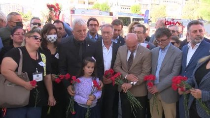 İZMİR'DE DEPREMİN 2'NCİ YIL DÖNÜMÜNDE, HAYATINI KAYBEDENLER ANILDI