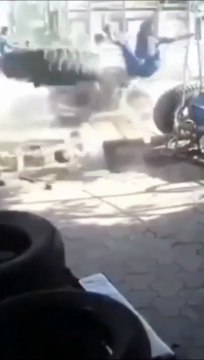 Un pneu de camion qui explose ça pique