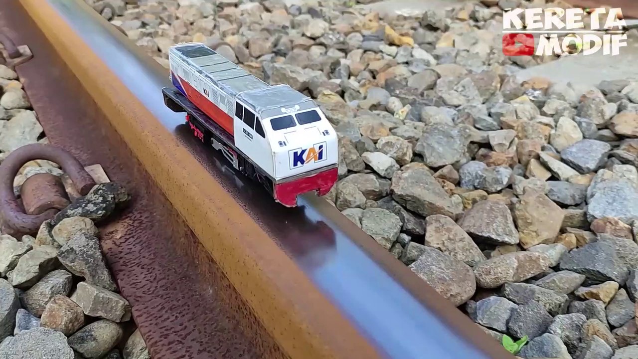 Drama Kereta Api Anjlok Dari Rel, Menemukan Kereta Api Clasic Train, Kereta Api CC 203