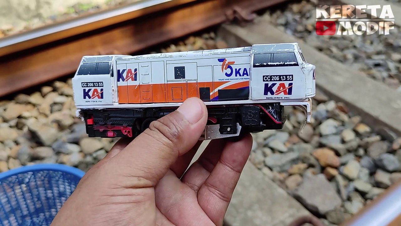 Drama Kereta Api Tabrakan dan Anjlok Dari Rel, Menemukan dan Merakit Kereta Api CC 206, Kereta Api Militer