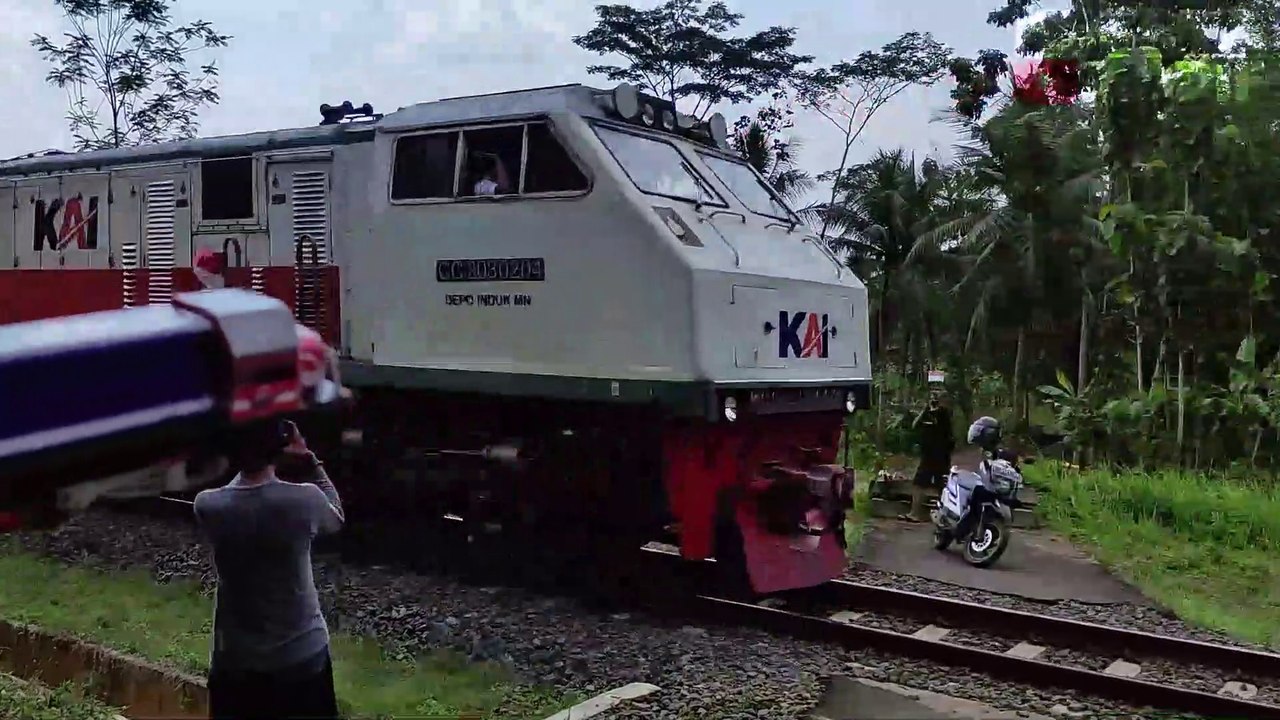 Drama Kereta Api Tabrakan dan Anjlok Dari Rel, Menemukan dan Merakit Kereta api Militer, CC201