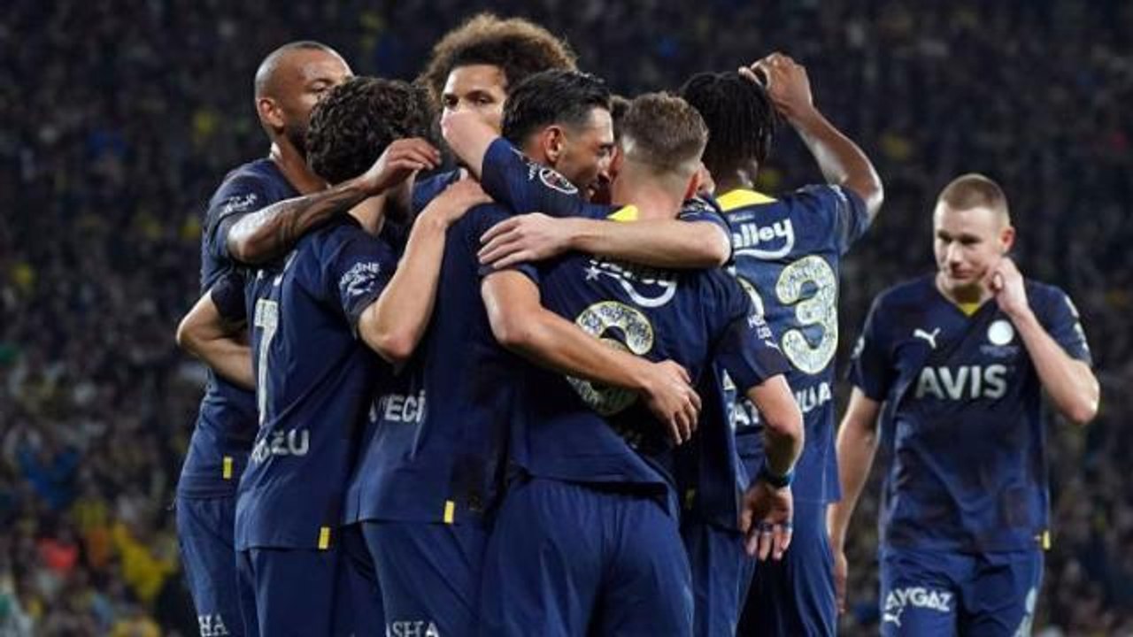 İstanbulspor-Fenerbahçe maç kaç kaç, maç özeti ve golleri izle! 30 Ekim 2022 İstanbulspor-Fenerbahçe Süper Lig maçı bitti mi, gollerini kim attı?