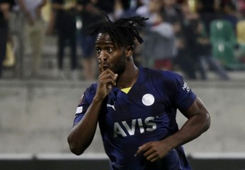 Süper Lig : Fenerbahçe accroit son avance, triplé pour Michy Batshuayi !