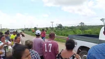 Frenan el paso de marchistas campesinos en Pailón
