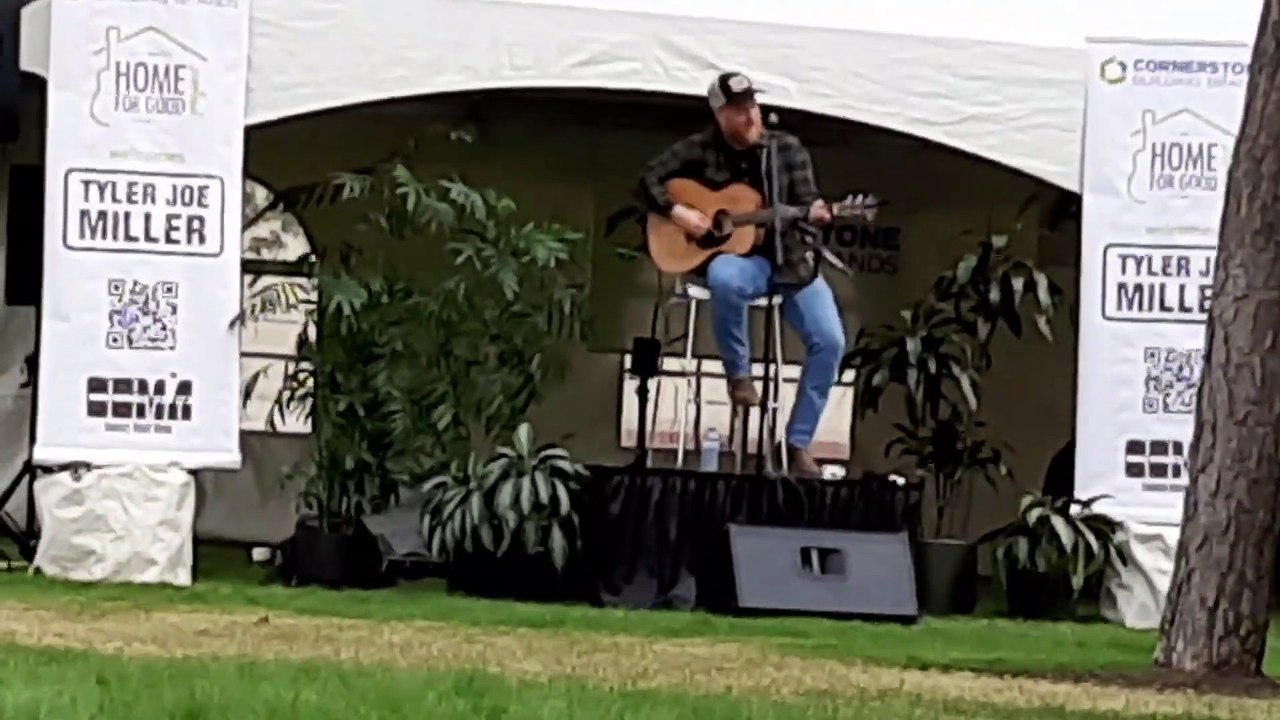 Tyler Jeo Miller Canadian Singer Live Performance! Best Canadian songwriter !