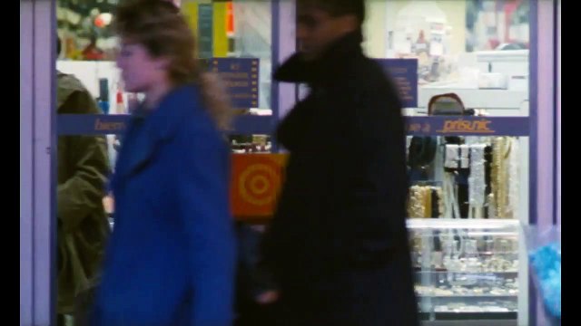 L'Eau froide Bande-annonce (EN)