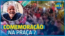 Lula eleito: apoiadores comemoram na Praça 7