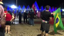 Cascavelenses comemoram vitória de Lula no Calçadão