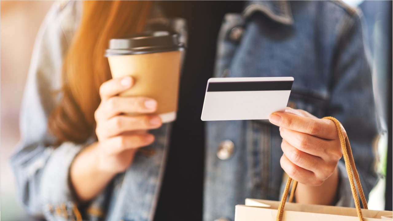 Why you should never drink coffee before shopping