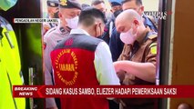 Penampilan Bharada E Masuki Ruang Sidang untuk Hadapi Pemeriksaan 12 Saksi