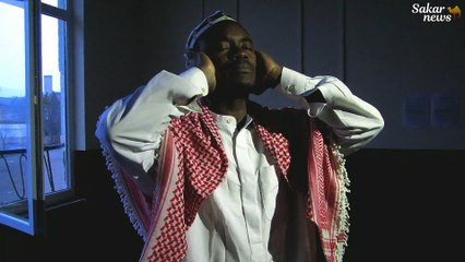 Свещеник от Того се моли на Бога