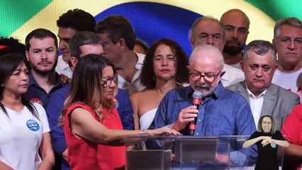 Lula se impone a Bolsonaro por un estrecho margen en Brasil