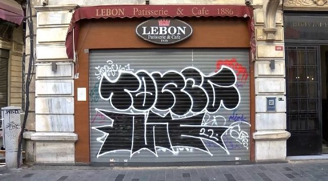 Mal sahibi 10 bin dolar kira istedi, Lebon Pastanesi kapandı