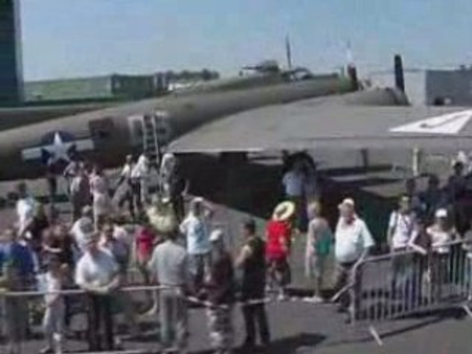 Hélicoptère munie d'une camera Explorair