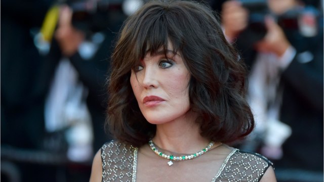 GALA VIDEO - Isabelle Adjani sans filtre sur sa vie de femme célibataire : “Je n'ai à demander à personne”