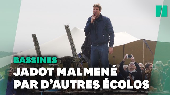 Yannick Jadot hué chez les anti-bassines à Sainte-Soline