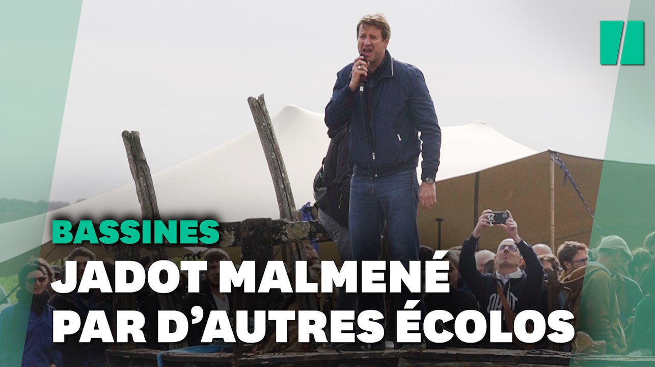 Yannick Jadot hué chez les anti-bassines à Sainte-Soline