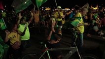 أنصار بولسونارو يبكون بعد خسارته الانتخابات الرئاسية في البرازيل