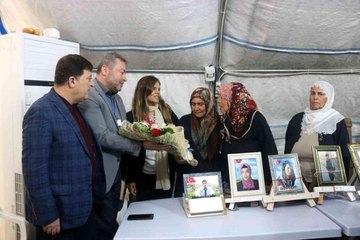 Almanya'da hizmet veren Türk teşkilatı heyeti 'Diyarbakır anneleriyle' bir araya geldi