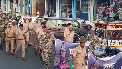 एकता दिवस पर पुलिस ने निकाला मार्च पास्ट, एसपी ने की अगुआई