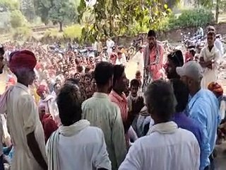video: हंगामे के बाद लॉटरी से हुआ खाद का वितरण