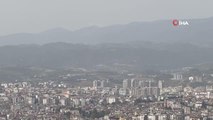 Hatay'da toz bulutu etkili oldu, araçlar tozla kaplandı