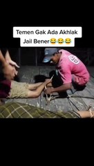 Temen gak ada akhlak