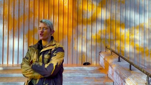 Des militants écologistes répandent de la peinture sur des bâtiments emblématiques à Londres, dont la façade du ministère de l'Intérieur