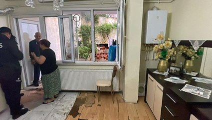 Beyoğlu'nda bir binanın istinat duvarı çöktü