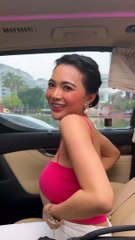 Full senyum sayang @wika salim