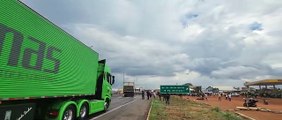 Caminhoneiros bolsonaristas protestam por causa do resultado das eleições