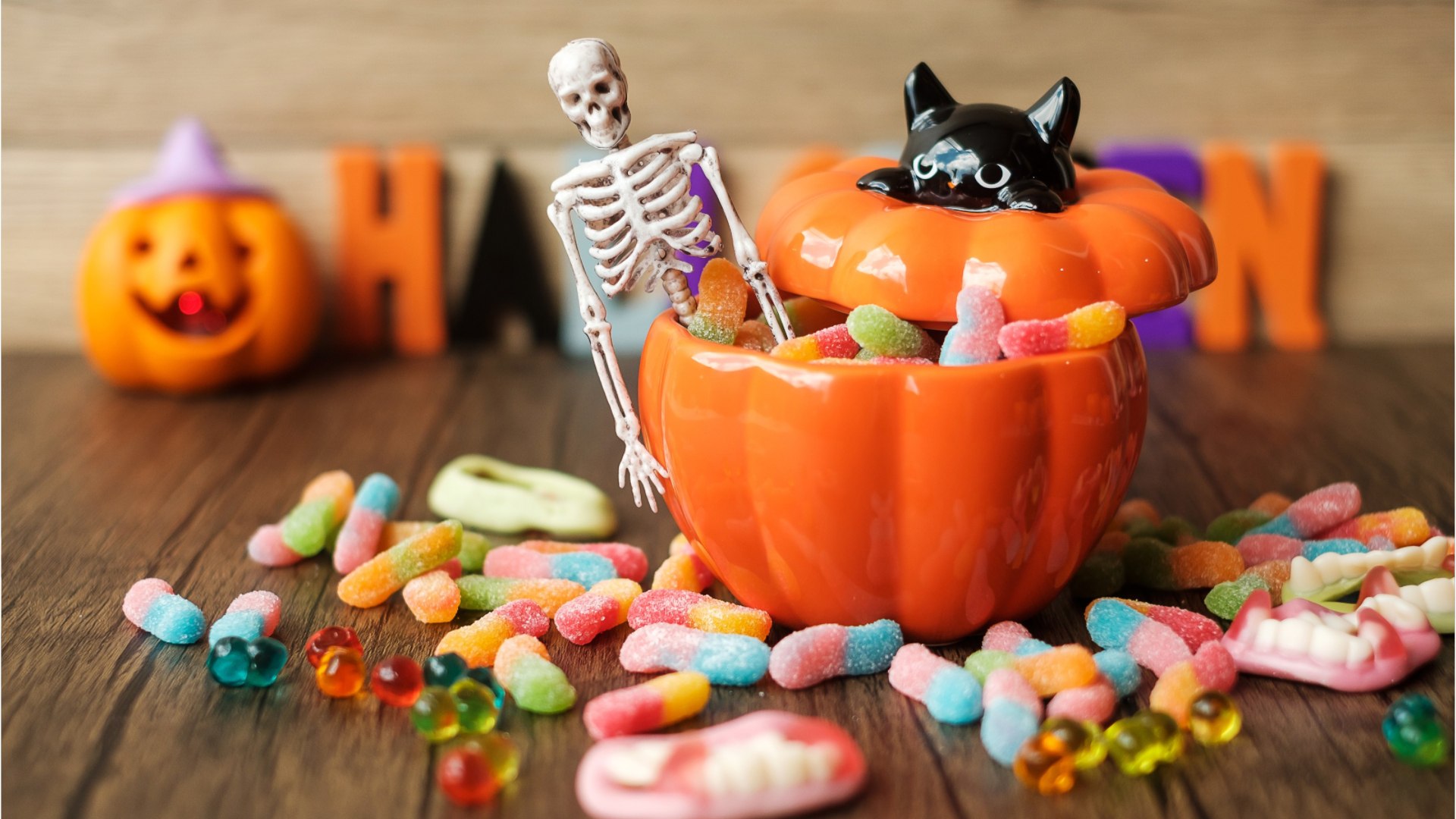 Halloween : mieux vaut donner ces bonbons aux enfants en (très) petite  quantité - Vidéo Dailymotion