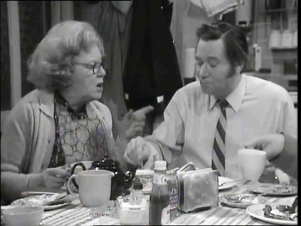 On The Buses - S04 - E10 - Safety First