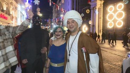 CADILAR İSTİKLAL CADDESİ'NDE İLGİ ODAĞI OLDU